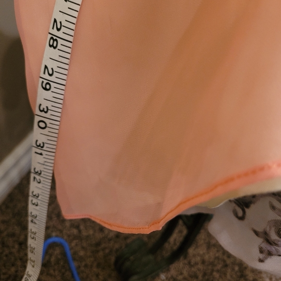 NEW GRAD/ WEDDING FORMAL GOWN - Picture 7 of 7